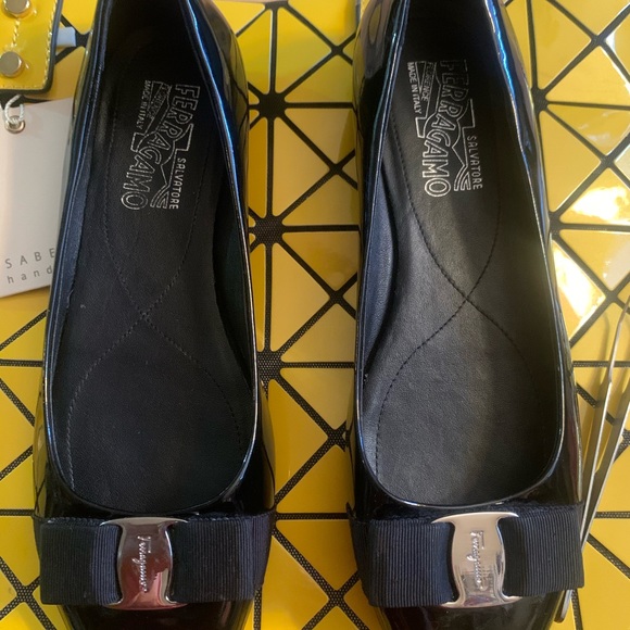 Salvatore ferragamo flats size 7 - Picture 2 of 11